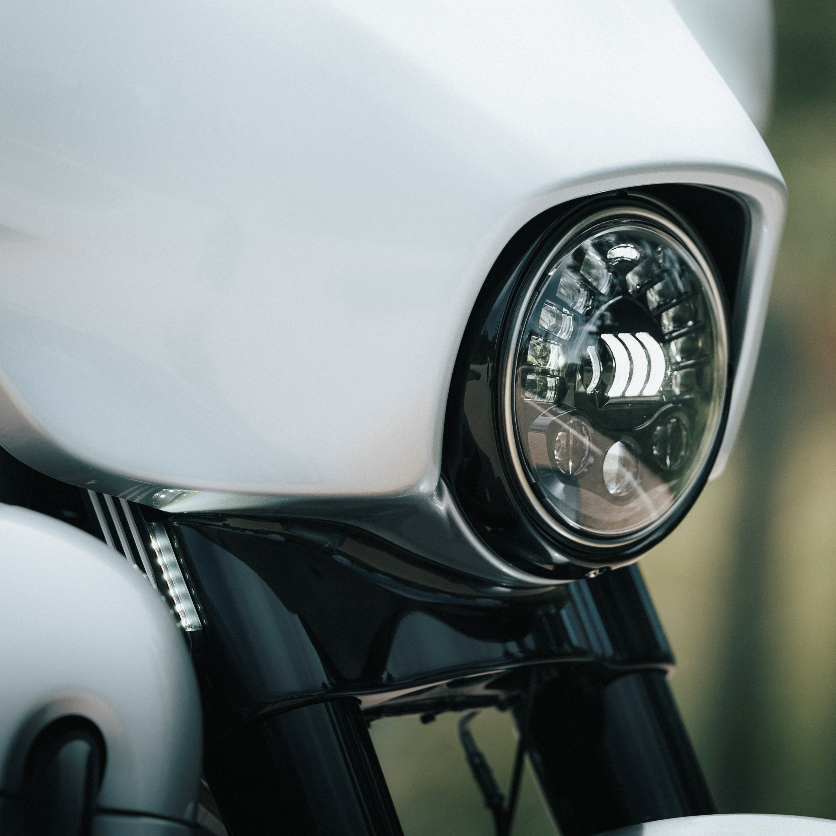 Custom Dynamics ProBEAM LED Headlight Low Rider ST | Autoplicity